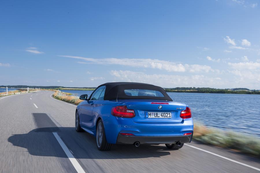  BMW M235i Convertible 2014 года  (фото 24 из 28)